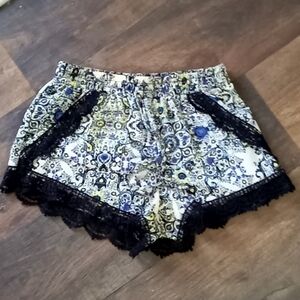 Banana lemon pull on shorts